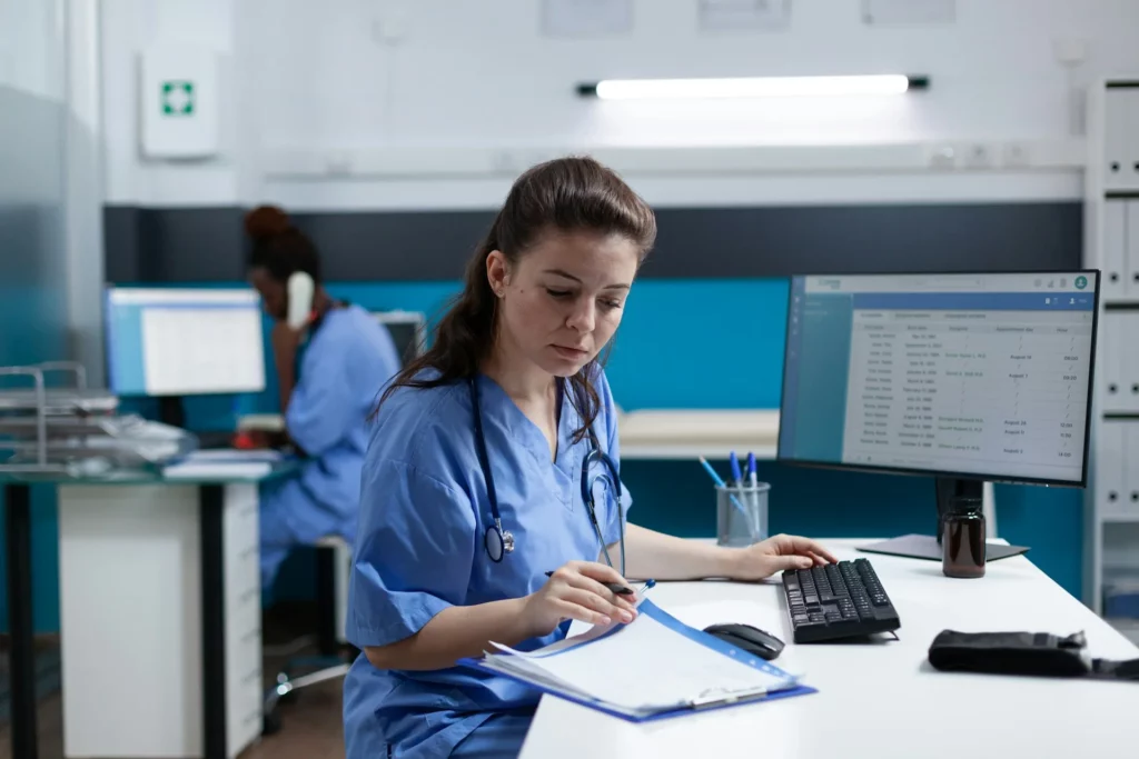 photo - a nurse looking for cath lab rn travel jobs