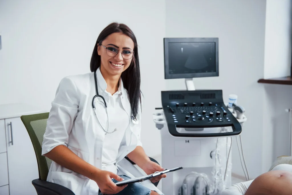 photo - a happy travel worker after conenction with an allied health agency