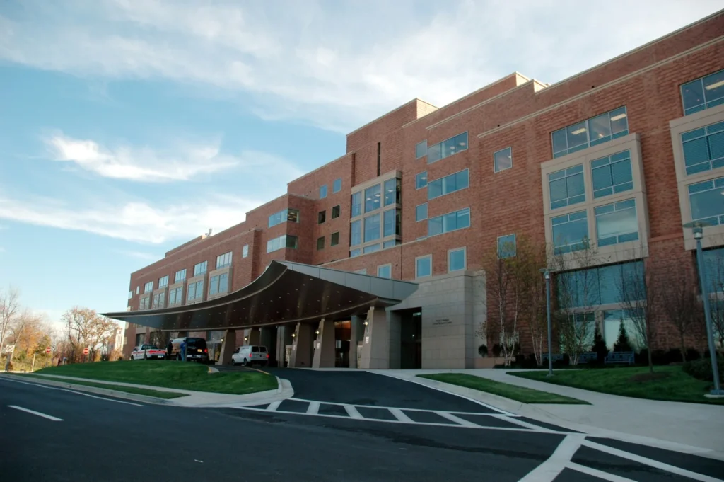 photo - a big hospital in usa