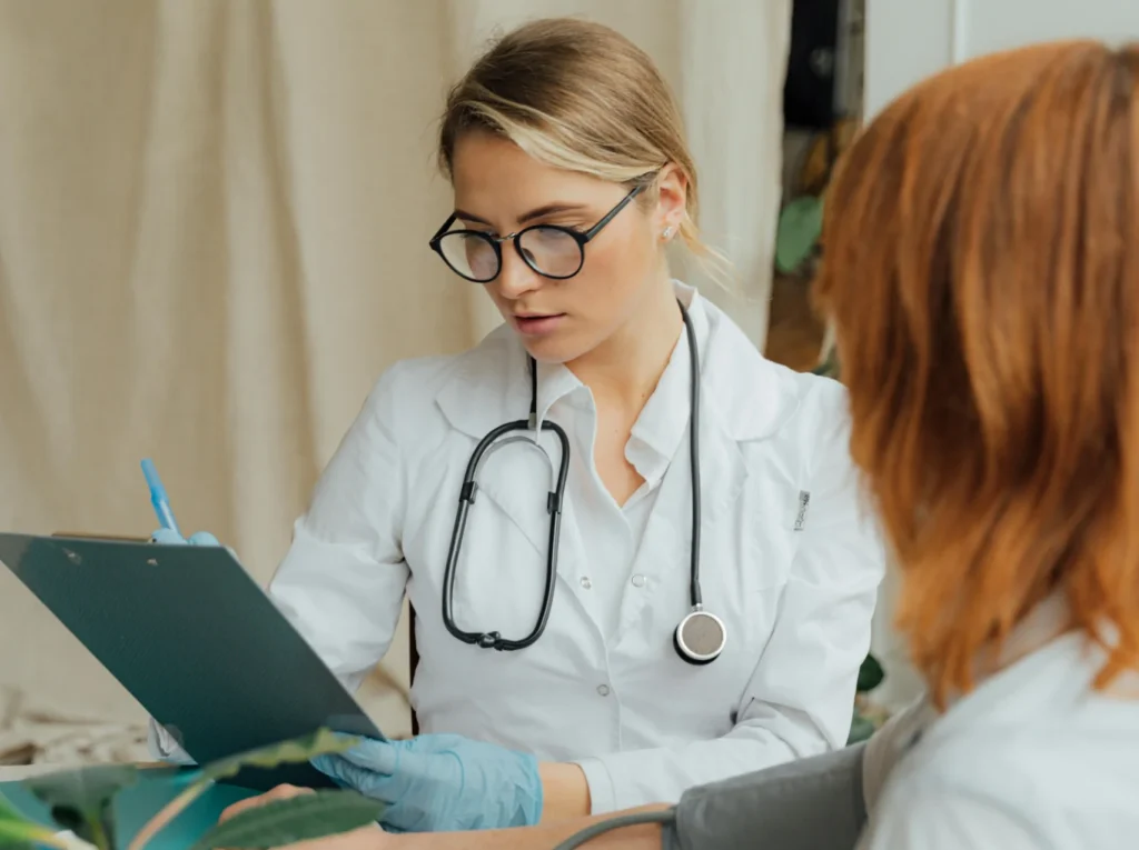 photo - nurse practitioner earnings